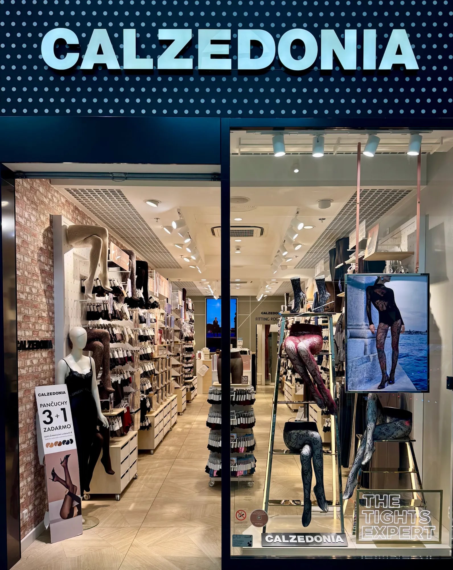 Interiér predajne CALZEDONIA – OC Laugaricio