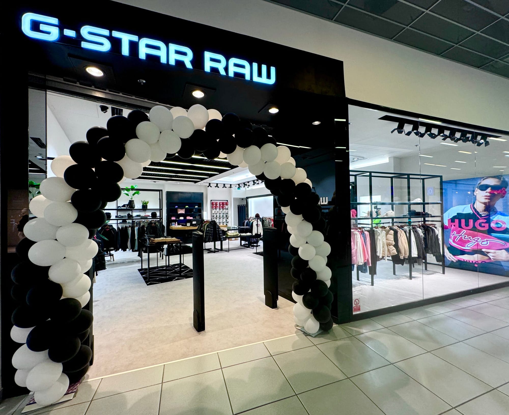 Interiér predajne G-STAR RAW – OC Laugaricio