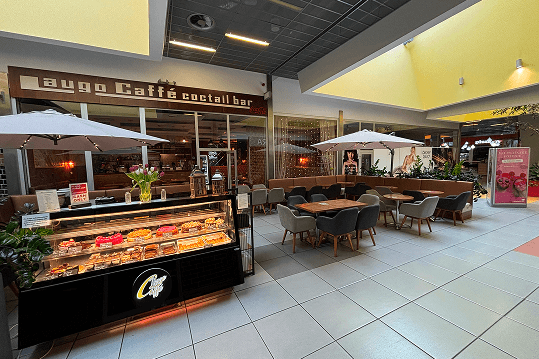 Interiér predajne Laugo Café & Coctails bar – OC Laugaricio