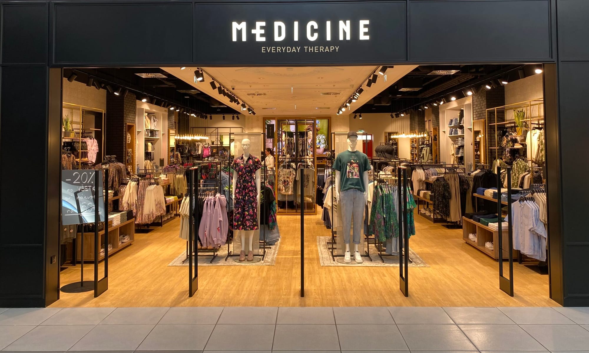 Interiér predajne Medicine – OC Laugaricio