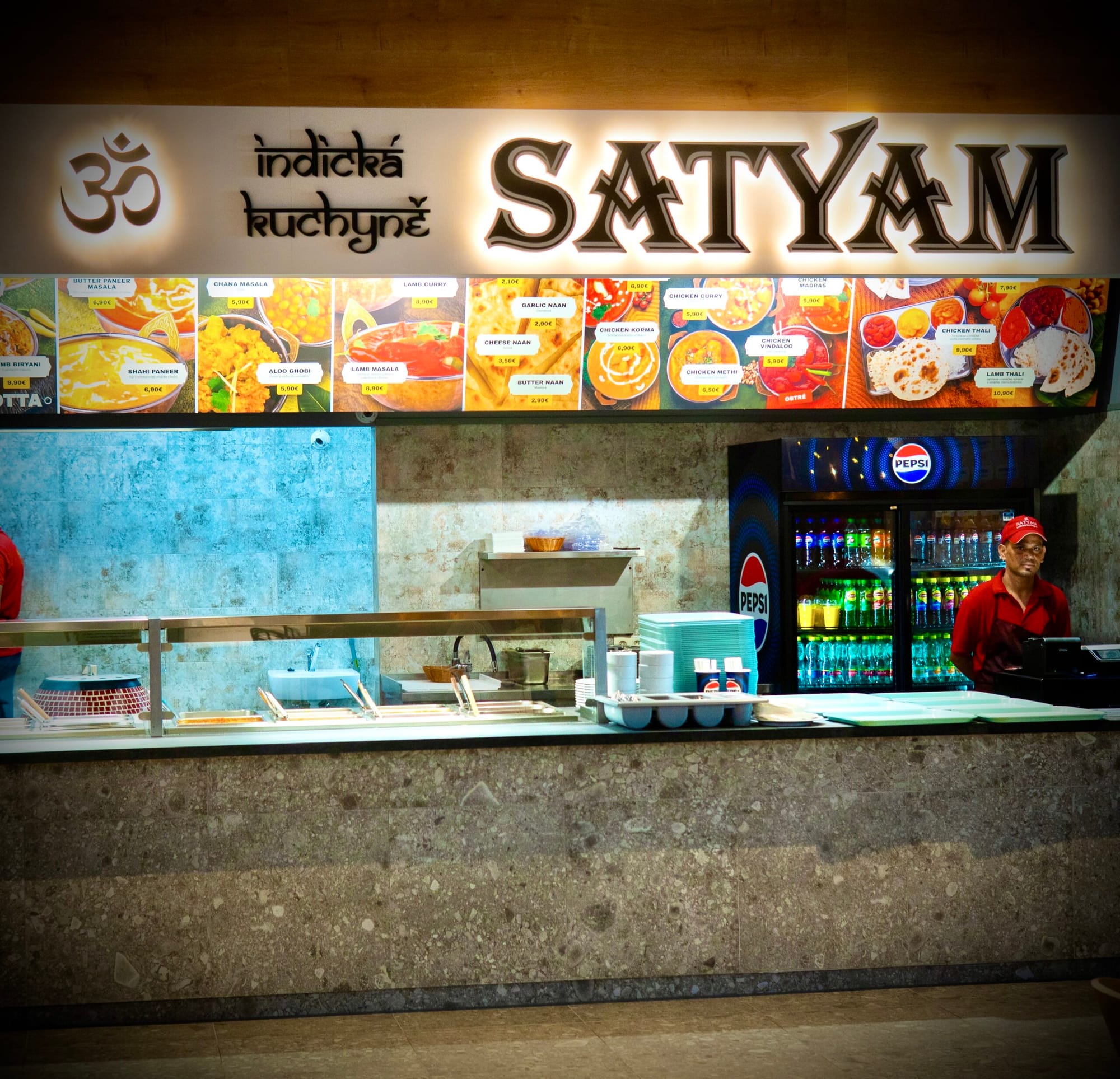 Interiér predajne SATYAM – OC Laugaricio