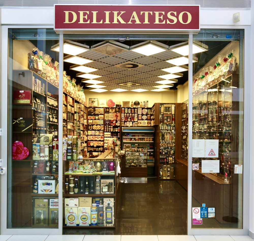 Interiér predajne Delikateso – OC Laugaricio