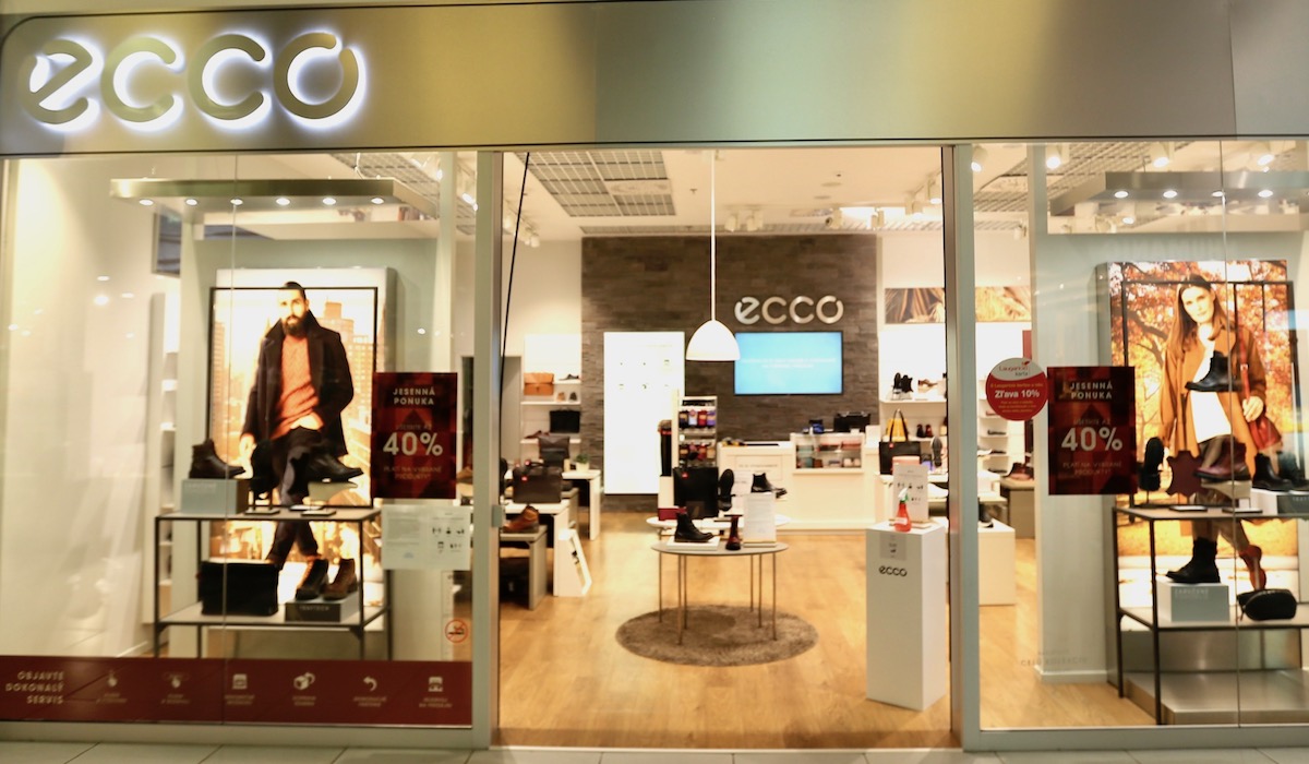 Interiér predajne Ecco – OC Laugaricio
