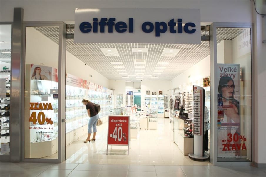 Interiér predajne Eiffeloptic – OC Laugaricio