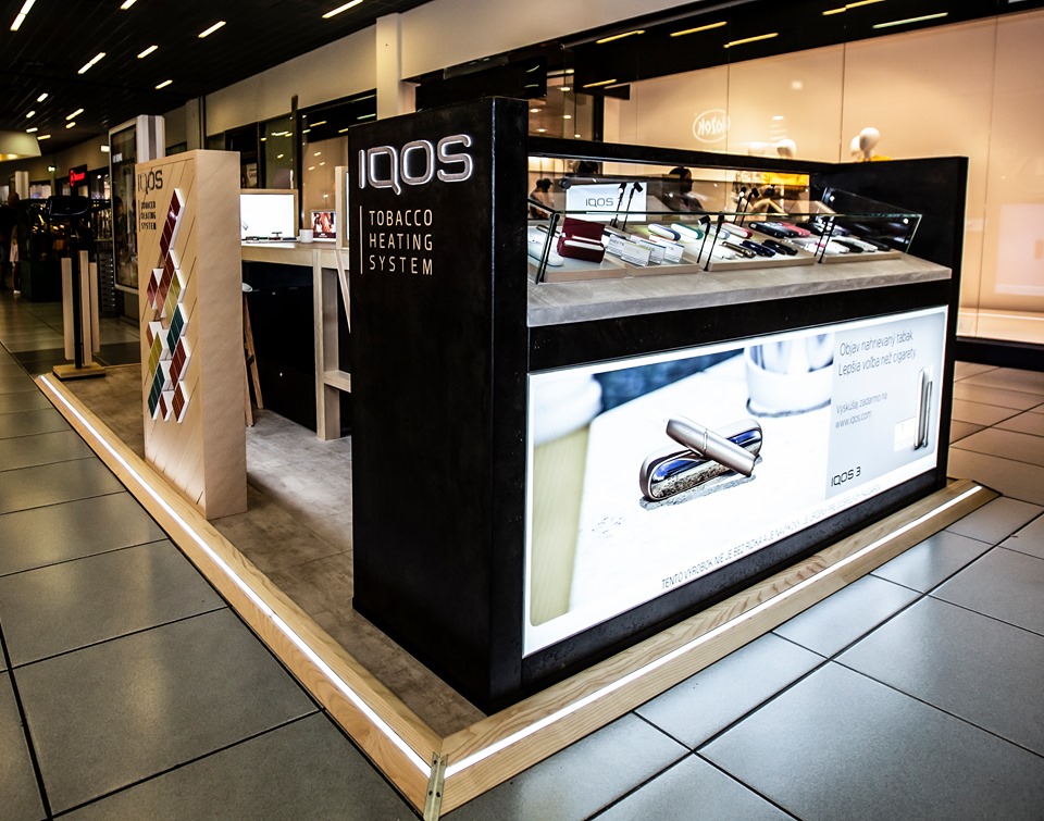 Interiér predajne IQOS – OC Laugaricio