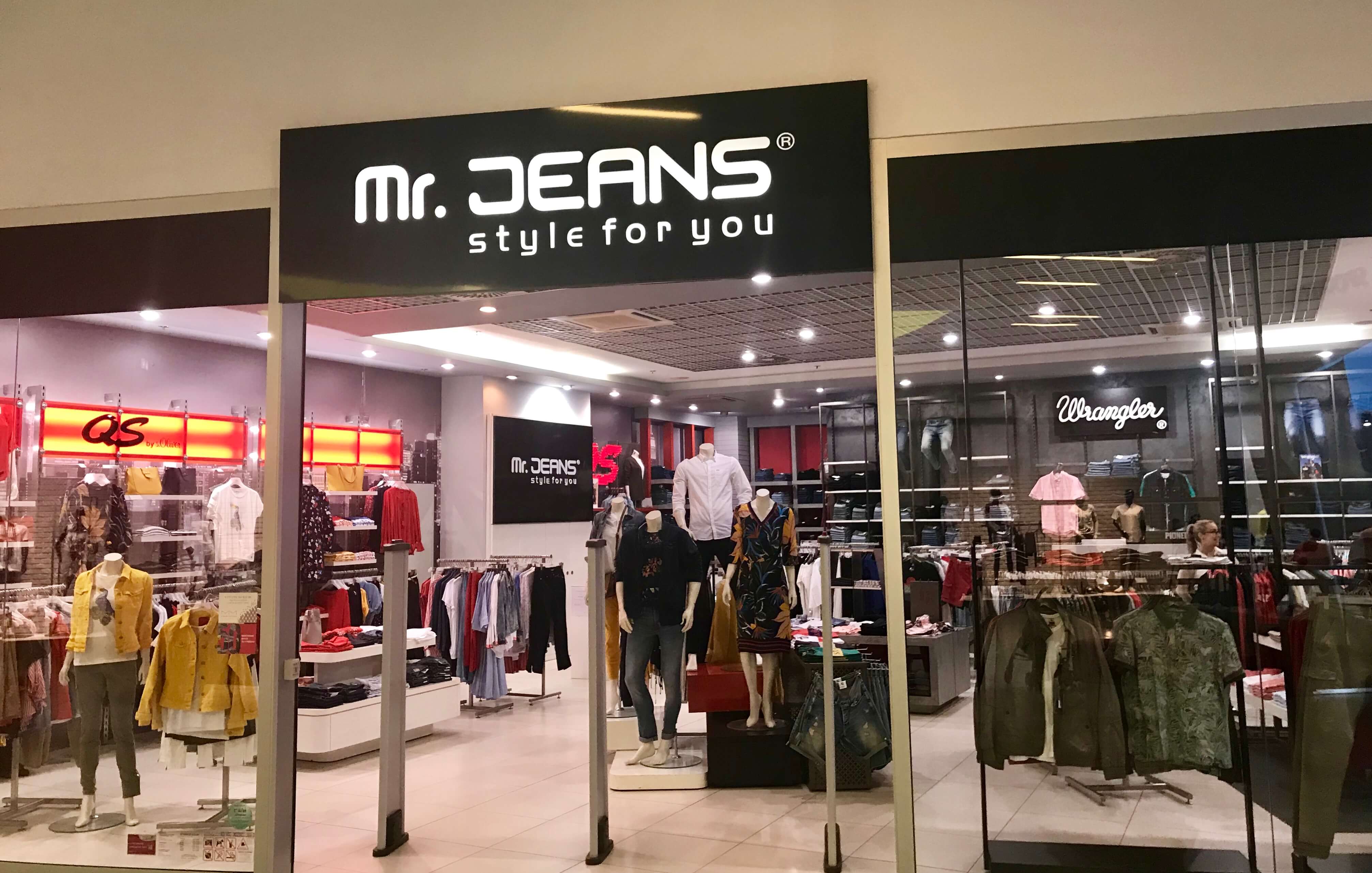 Interiér predajne Mrjeans – OC Laugaricio